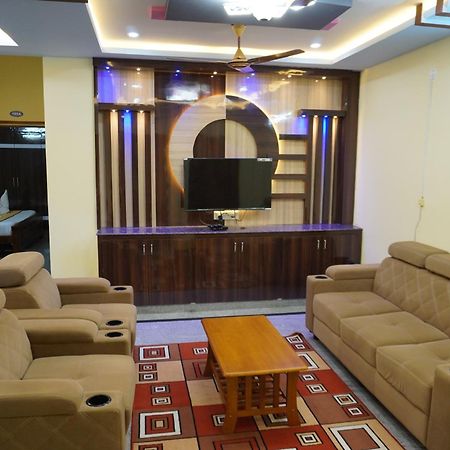 Tirumala Premium Home Stay ตีรูปาติ ภายนอก รูปภาพ