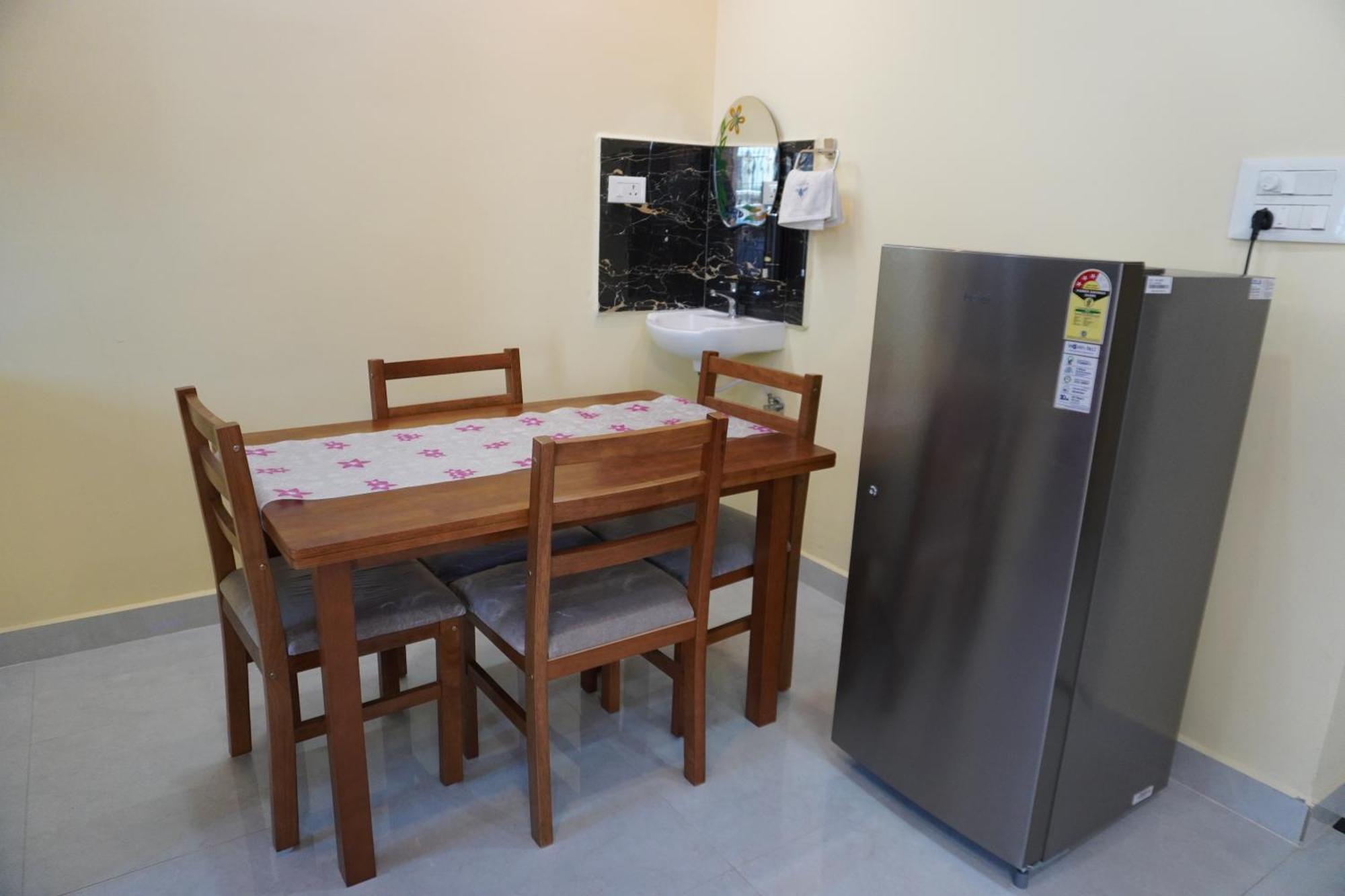 Tirumala Premium Home Stay ตีรูปาติ ภายนอก รูปภาพ