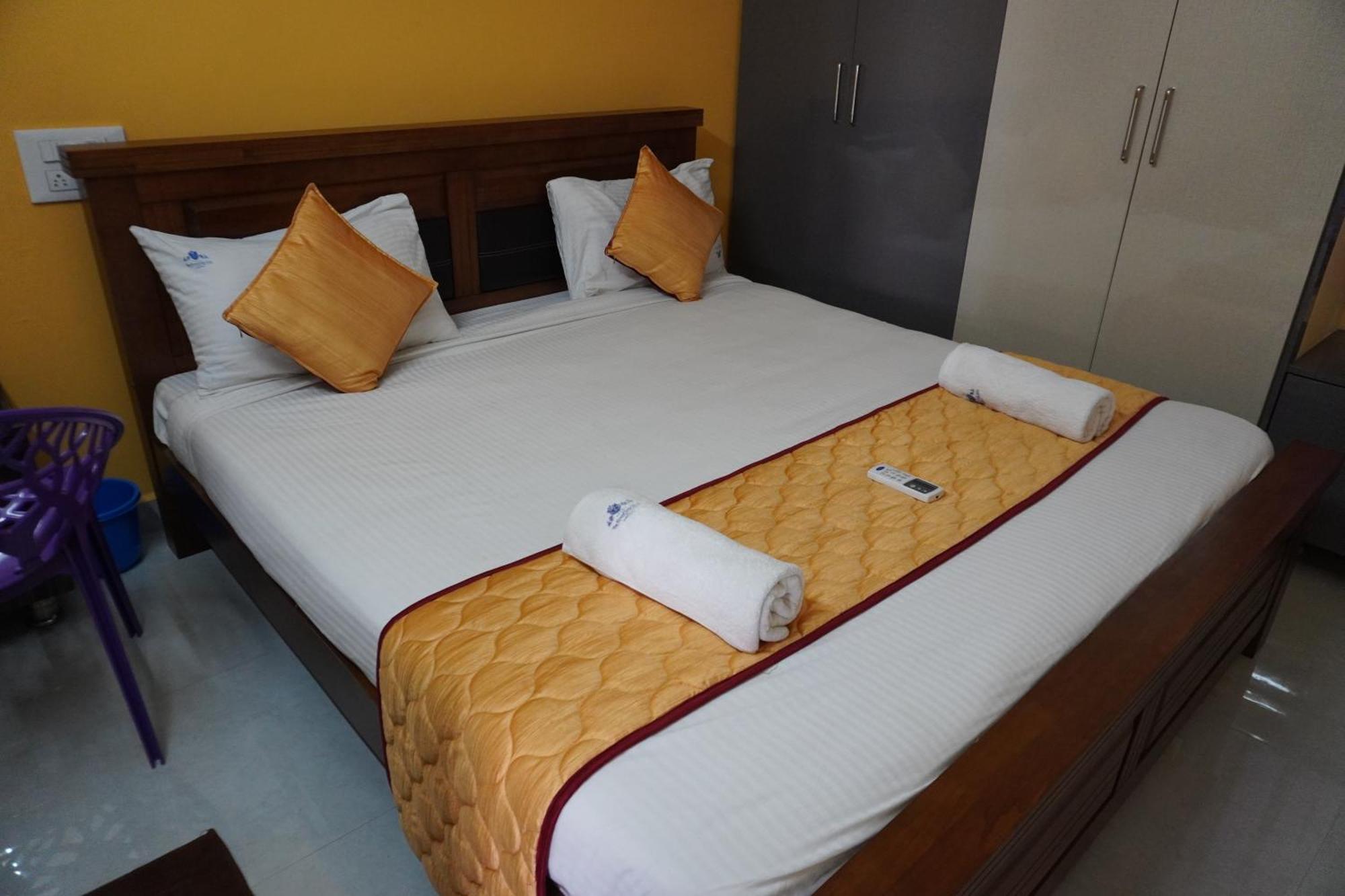 Tirumala Premium Home Stay ตีรูปาติ ภายนอก รูปภาพ