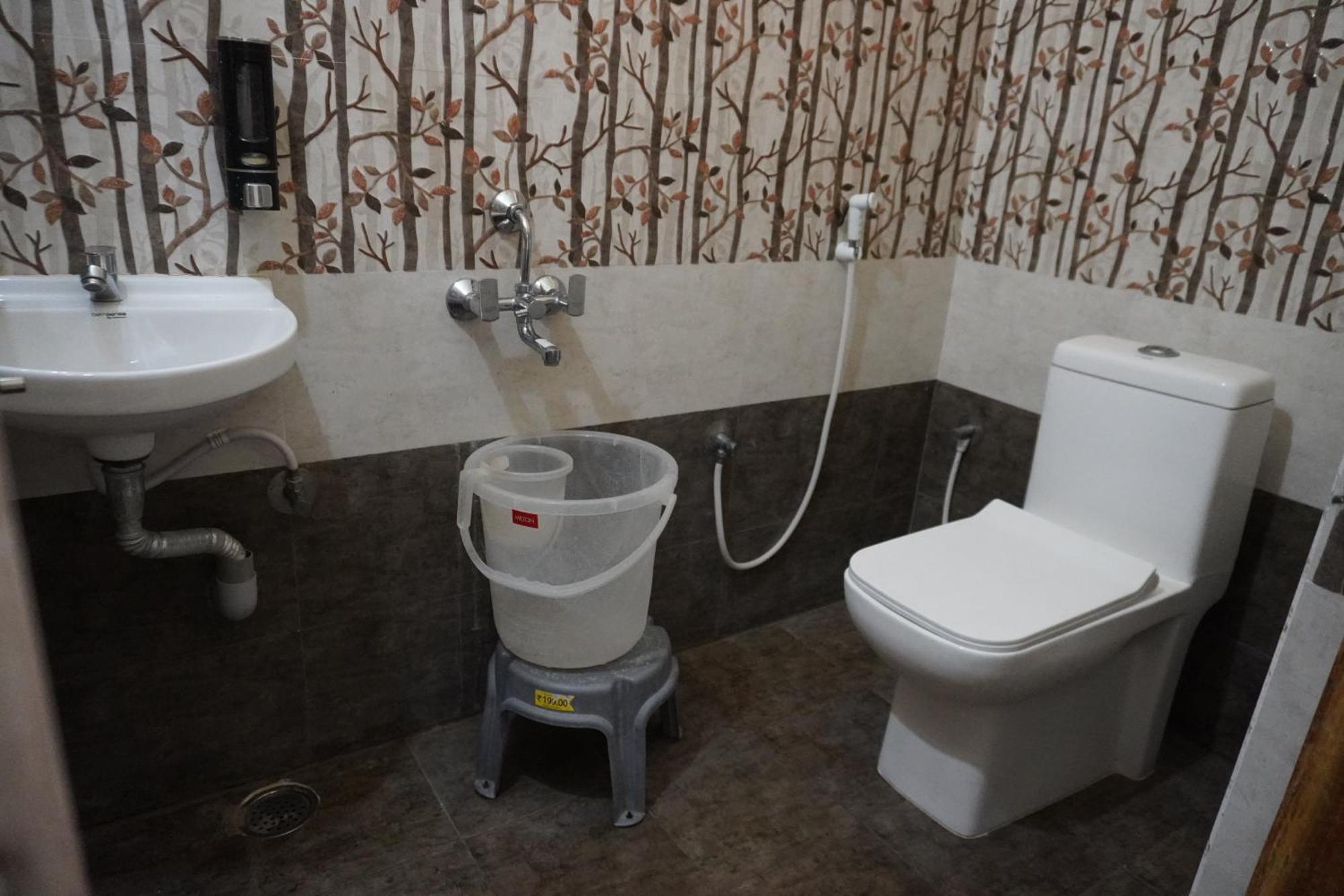 Tirumala Premium Home Stay ตีรูปาติ ภายนอก รูปภาพ