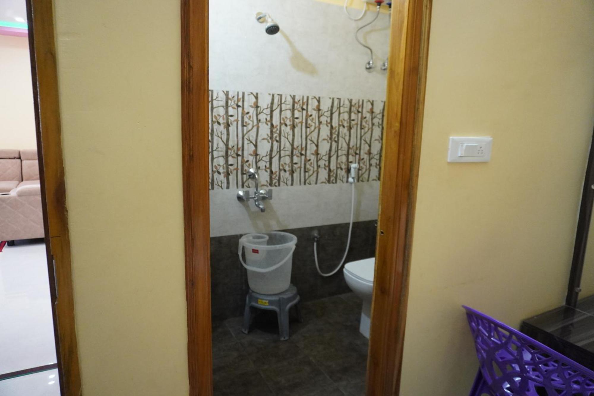 Tirumala Premium Home Stay ตีรูปาติ ภายนอก รูปภาพ